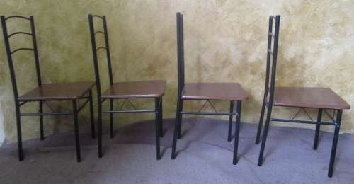 A CUTE FOUR SEATER TABLE AND CHAIRS FOR A SMALLER ROOM ONE BID FOR ALL