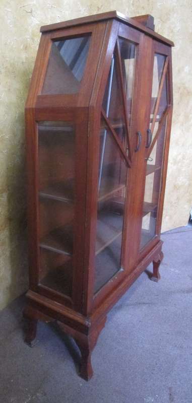 AN EXQUISITE ANTIQUE BOOKCASE DISPLAY CABINET WITH MAGNIFICENT GLASS DOORS; STUNNING FURNITURE!