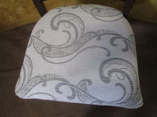 AN EXQUISITE QUEEN ANN DINING ROOM CHAIR WITH NEW UPHOLSTERY