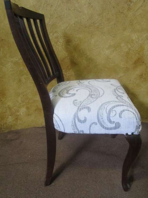 AN EXQUISITE QUEEN ANN DINING ROOM CHAIR WITH NEW UPHOLSTERY