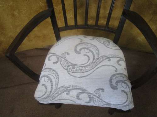 AN EXQUISITE QUEEN ANN CARVER CHAIR WITH NEW UPHOLSTERY