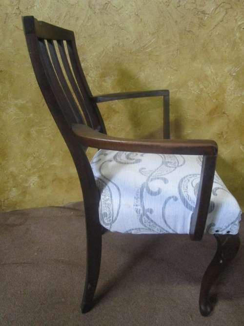 AN EXQUISITE QUEEN ANN CARVER CHAIR WITH NEW UPHOLSTERY