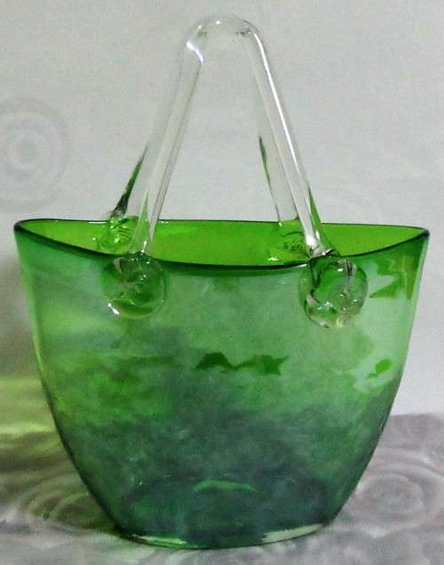 A marvelous Studio Art Glass Purse Handbag with a lovely Textured Green-Applied Clear Glass Handles