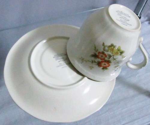 I'm pleased to offer this beautifuL Dio Set. This set was made by Mikasa - Dinner At Eight in their