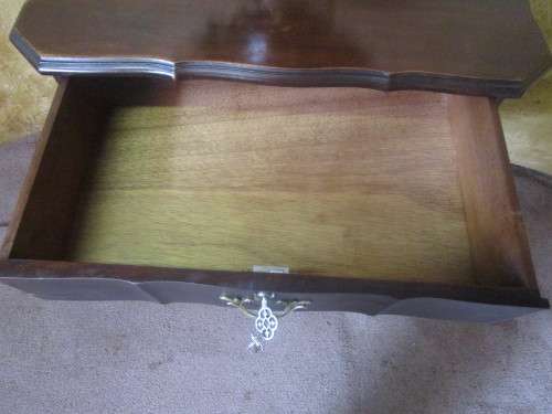 A STUNNING, UNUSUAL VINTAGE  FOUR DRAWER QUEEN ANNE STYLE CHEST  OF DRAWS IN FANTASTIC CONDITION!!!