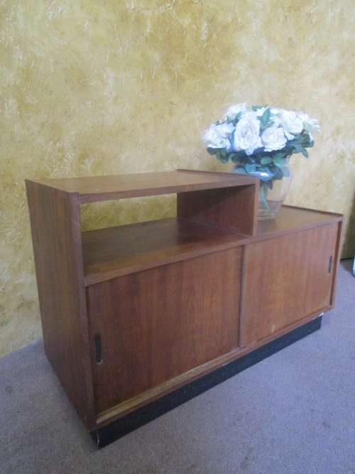 WOW A MARVELOUS VINTAGE CABINET WITH SLIDING DOORS FOR ALL YOUR LP'S/VINYLES