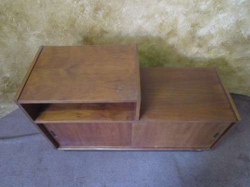 WOW A MARVELOUS VINTAGE CABINET WITH SLIDING DOORS FOR ALL YOUR LP'S/VINYLES