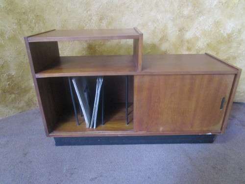 WOW A MARVELOUS VINTAGE CABINET WITH SLIDING DOORS FOR ALL YOUR LP'S/VINYLES