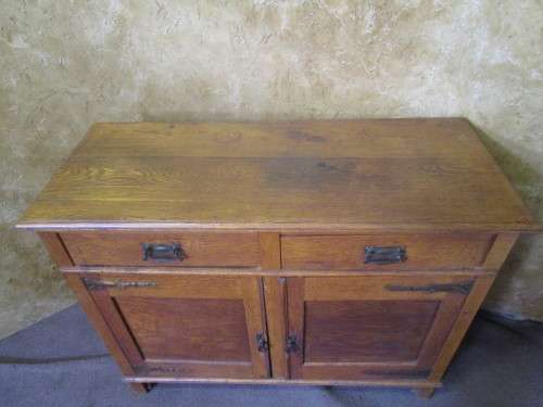 AN EXQUISITE ANTIQUE TWO DRAWER & TWO DOOR SERVER CABINET IN GOOD CONDITION
