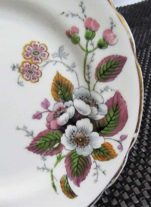 FOUR LOVLEY  FINE BONE CHINA PLATES - MADE IN ENGLAND - BID PER EACH