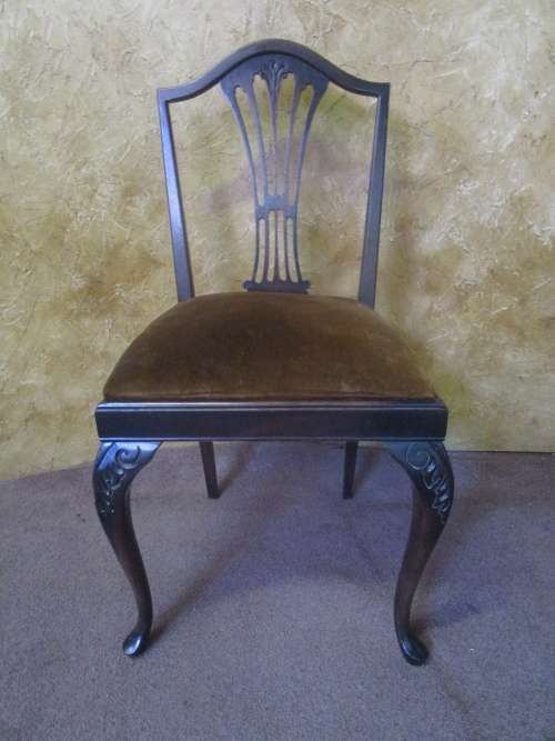 WOW A ELEGANT QUEEN ANN STYLYE VINTAGE/ANTIQUE CHAIR WITH STUNNING DETAIL