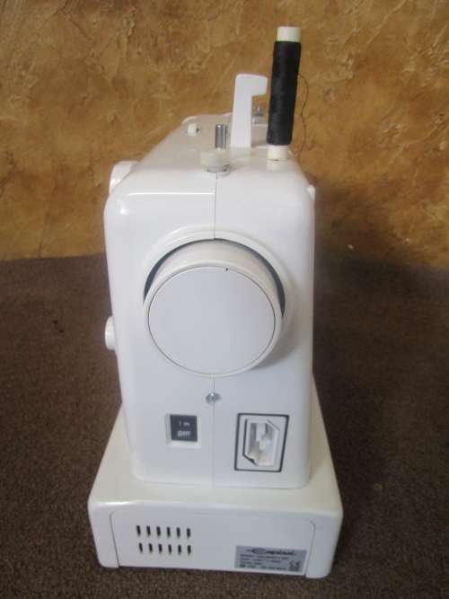 EMPISAL CELEBRITY 550 SEWING MACHINE 27 STITCH FUNCTION LOOK AS GOOD AS NEW