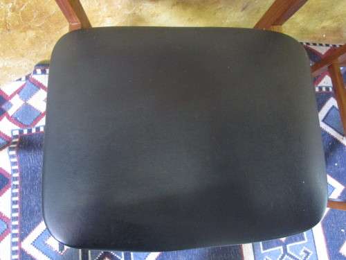 TWO SPECTACULAR VINTAGE RETRO CHAIRS IN EXCELLENT CONDITION!!!  BID PER EACH