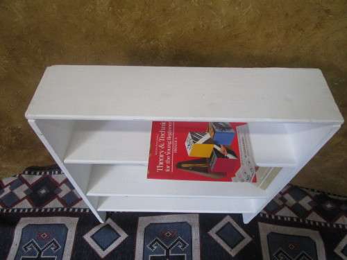 A FANTASTIC THREE SHELF BOOKCASE PERFECT FOR A CD / DVD / BOOK COLLECTION