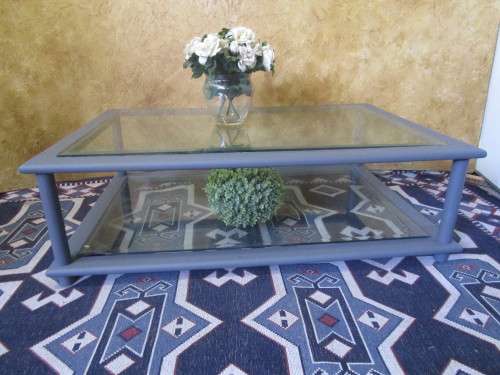 A EXTRA LARGE COFFEE TABLE WITH A TOP & BOTTOM GLASS FINISHED IN A CHALK PAINT