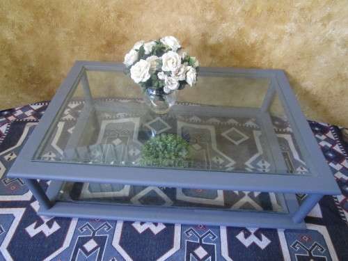 A EXTRA LARGE COFFEE TABLE WITH A TOP & BOTTOM GLASS FINISHED IN A CHALK PAINT
