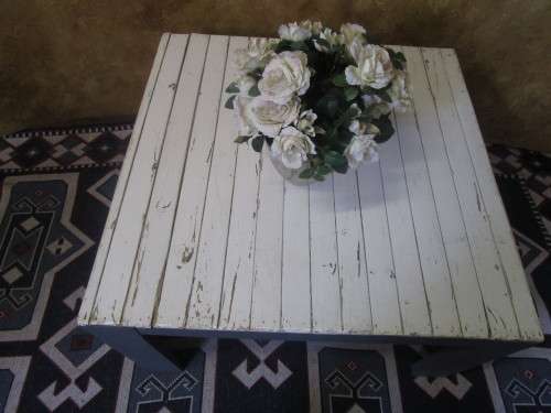A FANTASTIC RUSTIC & SHABBY CHIC COFFEE TABLE - WITH A SLATED TOP STUNNING TABLE