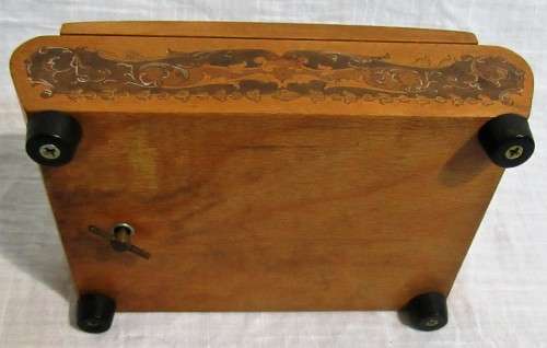 Wow a rare find a Vintage wooden cigarette musical case,Handmade & Hand painted in working condition