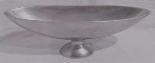 WOW A ELEGANT & STYLISH OVAL SHAPED CENTRE PIECE BOWL -" ALMOST LOOK LIKE CAROL BOYES"