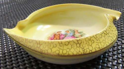 A ELGANT DESIGNED PORCELAIN BON BON DISH  LIMOGES FRANCE STYLE WITH A STUNNING SHAPE