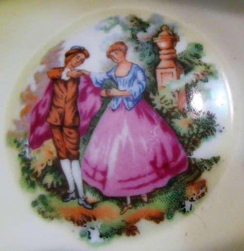 A ELGANT DESIGNED PORCELAIN BON BON DISH  LIMOGES FRANCE STYLE WITH A STUNNING SHAPE
