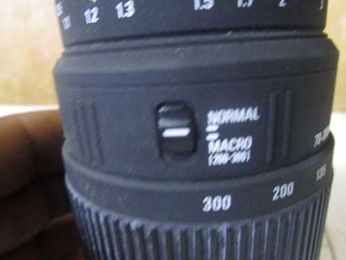 Sigma 70-300mm f/4-5.6 APO DG Macro Lens for Canon EOS Cameras