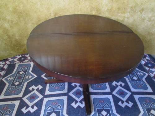 A ELGANT & STYLISH LARGE TABLE THAT CAN BE SPLIT UP IN FOUR DIFFERENT WAYS - ABSOLUTELY MARVELOUS