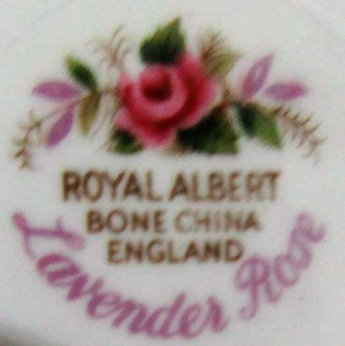 A LOVLEY ROYAL ALBERT LAVENDER ROSE - TRIO SET