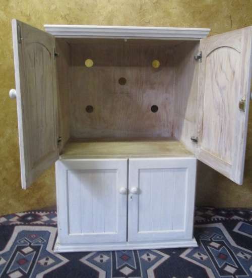 A MAGNIFICENT SHABBY CHIC LOOK LINEN PRES CUPBOARD - TV/OFFICE - STUNNING PIECE