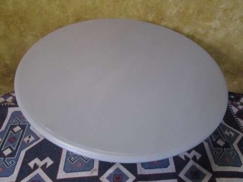A FANTASTIC CHALK PAINTED FOUR SEATER ROUND TABLE - PERFECT FOR PATIO OR SMALLER DINING AREA