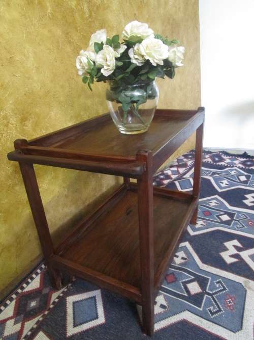 A GORGEOUS VINTAGE/ANTIQUE WOODEN TEA TROLLEY