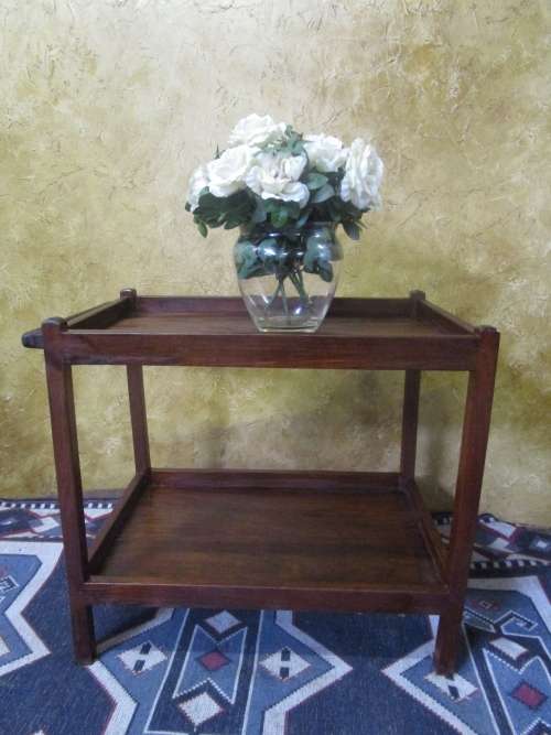 A GORGEOUS VINTAGE/ANTIQUE WOODEN TEA TROLLEY
