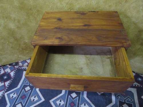 A FANTASTIC SOLLID WOOD FOUR DRAWER CHEST OF DRAWERS PERFECT TO FINISH WITH CHALK PAINT
