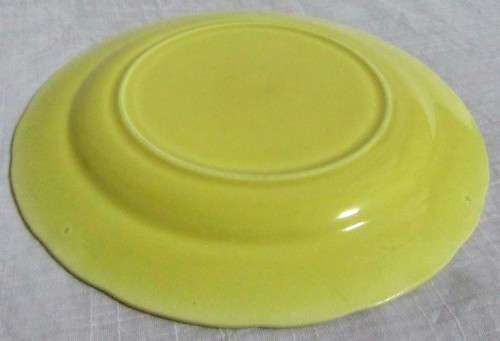 A GORGEOUS VIBRANT YELLOW ANTIQUE DINNER PLATE - STUNNING HOME DECOR