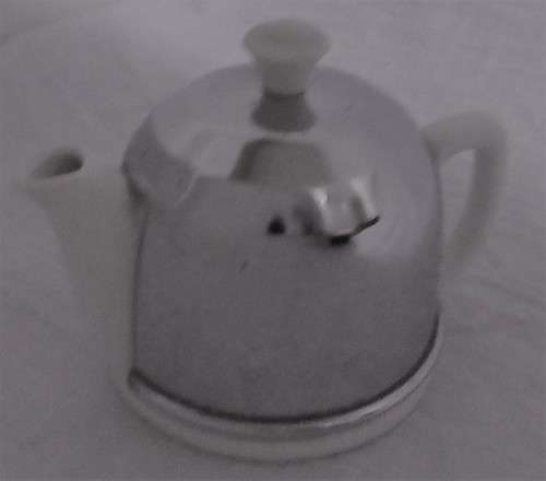 A COLLECTABLE HEAT MASTER / STAY HOT MILK CREAMER - LOVLEY VINTAGE & SHABBY CHIC DECOR