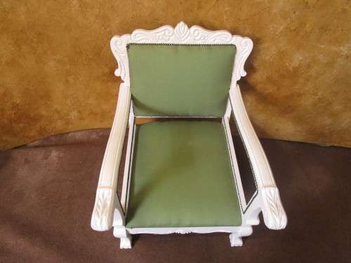 A GORGEOUS CRISP WHITE FRENCH LOOK SHABBY CHIC CHAIR - A SHOW STOPPER