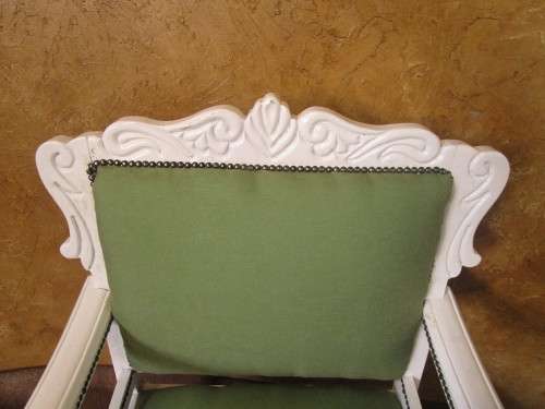 A GORGEOUS CRISP WHITE FRENCH LOOK SHABBY CHIC CHAIR - A SHOW STOPPER