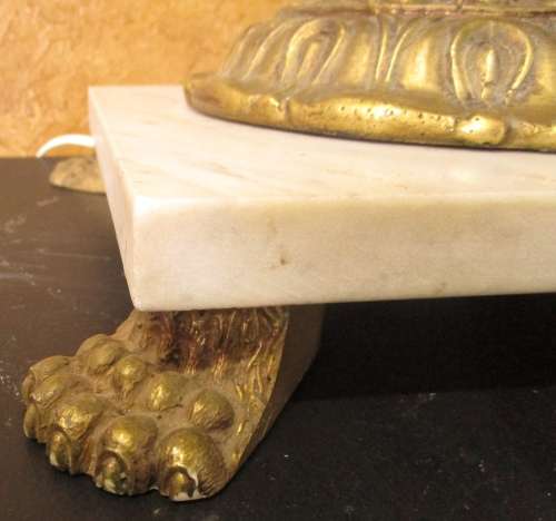 STYLISH & ELEGANT A XL RESIN CASTED DETAILED VICTORIAN STYLE LAMP ON A MARBLE BASE