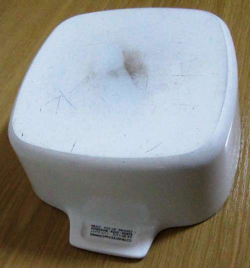 A VERY DESIRABLE & COLLECTABLE CORNING WARE WITH A LID TO ADD TO YOUR COLLECTION