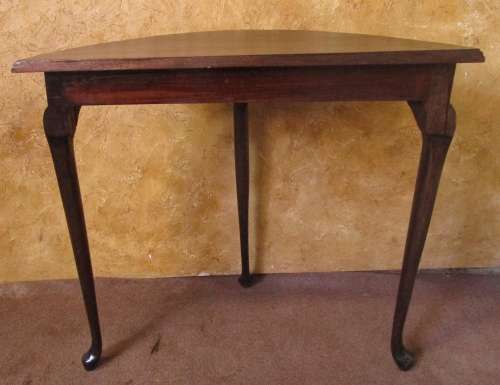 A FANTASTIC VINTAGE IMBUIA HALF MOON TABLE IN GOOD CONDITION FOR THE AGE! WITH LOVELY QUEEN ANNE LEG