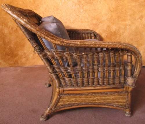 A VERY COMFORTABLE TWO SEATER SOFA COACH  FOR THE GARDEN OR PATIO