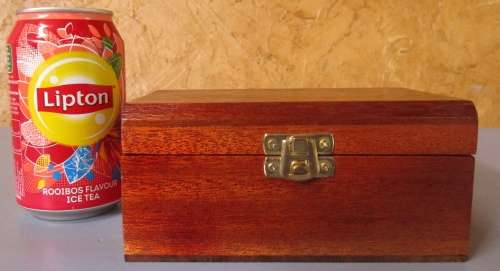 A MARVELOUS VINTAGE/ANTIQUE WOODEN BOX