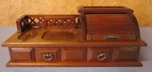 ABSOLUTELY MARVELOUS A LITTLE WOODEN WRITING BUREU PERFECT FOR A DESK OR DRESSING TABLE
