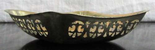 A GORGEOUS SILVER PLATED BON BON DISH MARKED Emdee PLATE EPNS - MADE IN ENGLAND