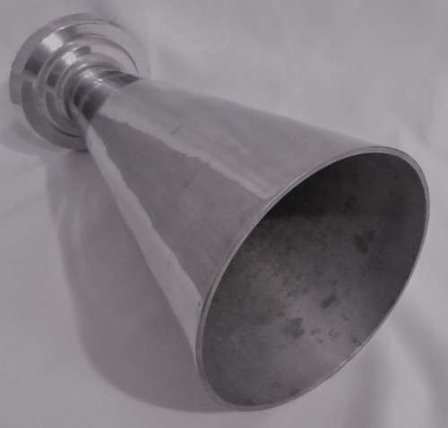 A GORGEOUS TALL SILVER METAL VASE - FABULOUS CENTRE PIECE