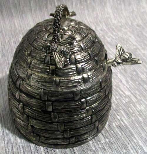 GODINGER SILVER  BEE HIVE HONEY POT SERVER w DIPPER SPOON