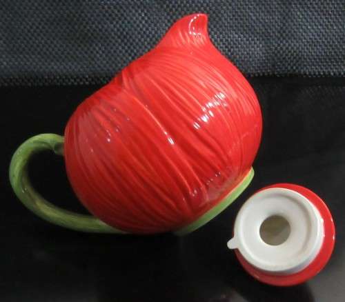 Make tea a real treat with a red Ladybird teapot. This beautiful classic teapot