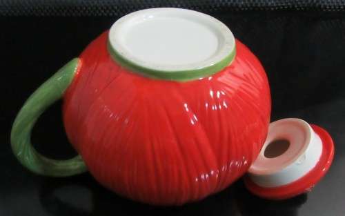Make tea a real treat with a red Ladybird teapot. This beautiful classic teapot