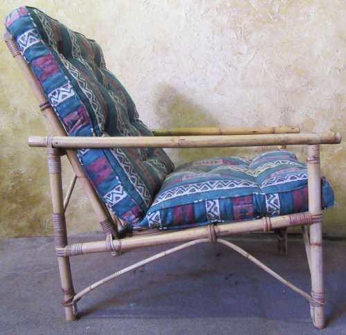 A FANTASTIC SINGLE SEATER CANE COUCH FOR THE PATIO