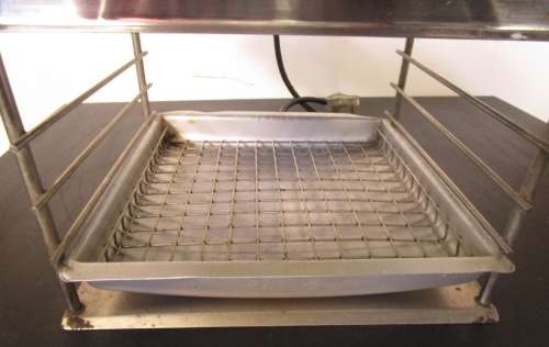 A VERY USEABLE VINTAGE TV BRAAI IN WORKING CONDITION